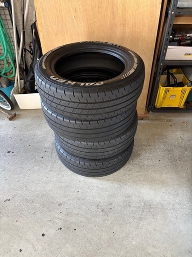 FALKEN ハイエース　ホワイトレター　タイヤ　2022年　　本日限定50000円