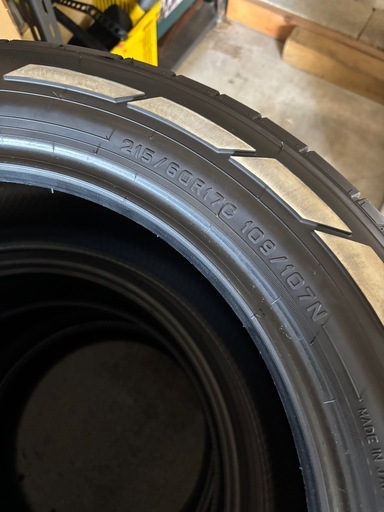 FALKEN ハイエース　ホワイトレター　タイヤ　2022年　　本日限定50000円