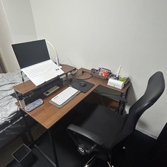 【2000円】Amazonベストセラー デスク＋チェアセット (使用1年未満)の画像