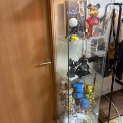 IKEAガラス飾り棚あげます！
の画像