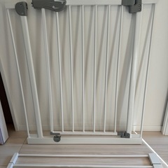 ベビーゲート　オートクローズ　セーフティゲート　ベビーザラス　の画像