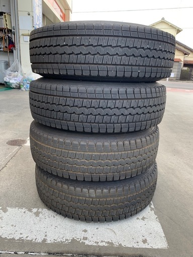 ハイエース　スタッドレスホイール付き4本セット！
