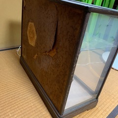 昭和のレトロな飾り棚
の画像