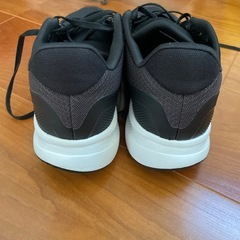 adidasスニーカーの画像