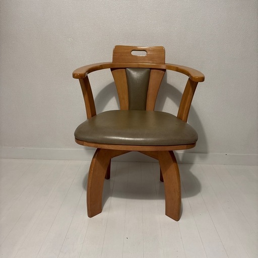 360度回転椅子一脚 (はな) 二上山の椅子《チェア》の中古あげます