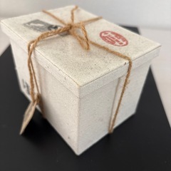 布張りのボックスの画像