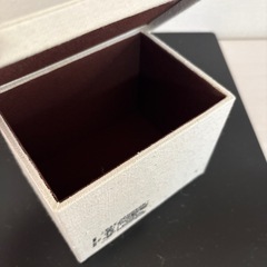 布張りのボックスの画像