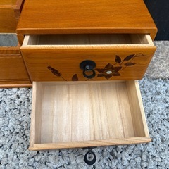 ✨**【昭和レトロ】桜皮細工 木製2段小物入ミニ箪笥 ＋ ルームラック（CHERRY CRAFT WOOD CRAFT）セット**✨の画像