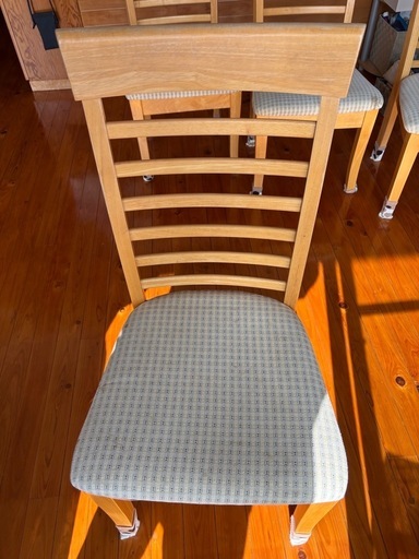 【お話中 】
ダイニングテーブルセット