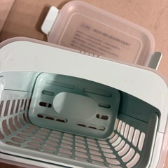 哺乳びん消毒ケースの画像