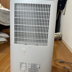 [美品] ［ほぼ新品] SHARP
 除湿機 CV-R120Wの画像