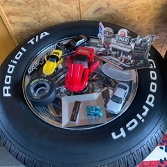 クレーガー旧車ホイールガラステーブルの画像