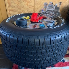 クレーガー旧車ホイールガラステーブルの画像