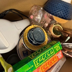 無料　食器一式、IH鍋、ポットなどの画像