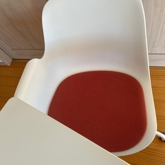 🟥 オールインワン　チェア　椅子、机【赤】の画像