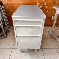 早い方優先 袖机の画像