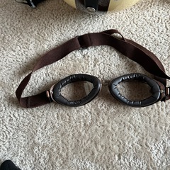 ヘルメット　アンド　ゴーグルの画像