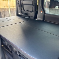 兵庫発、美品！MGRカスタムズ80系ヴォクシー、ノア、エスクワイアベッドキッド。厚み40㍉　M.FLAT 5分割　赤ステッチ　90系にもの画像