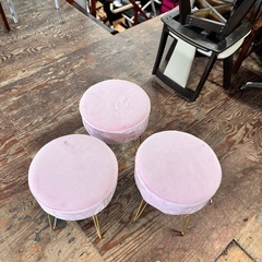 A2059🌟激安‼️ 3点セットフットスツール ベルベット ラウンドオットマン ドレッシングテーブルスツール ゴールドメタル脚 クッション化粧台シート 寝室 リビングルーム オフィス用 (ピンク)🌟の画像