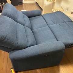 ニトリ電動リクライニングソファの画像