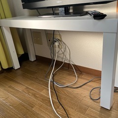 IKEAテレビ台　使用感ありの画像