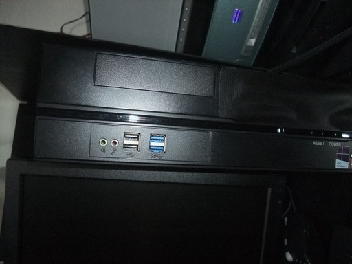 (中古再生品) 省スペースゲーミングPC（420×350×120）Windows11 RAYZEN7（８コア16スレッド） メモリー1