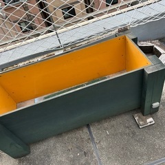 木材　(ベンチ二つと箱一つ分)の画像