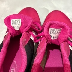 adidasスニーカー　レディースの画像