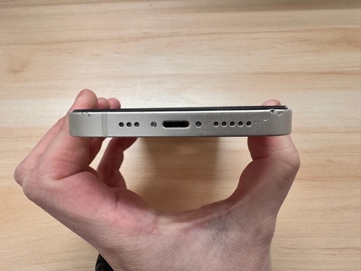 【動作異常無し】iPhone13 128GB ホワイト SIMフリー バッテリー交換済 非
正規修理品 