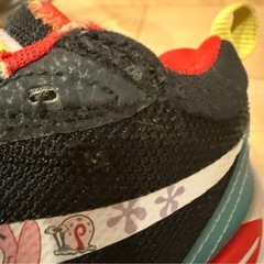 PUMAスポンジボブコラボスニーカーの画像
