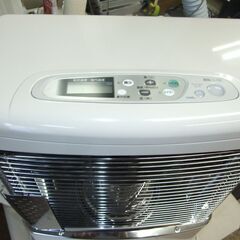 【紋別市発】コロナミニパル　FF-5522P　FFストーブ　石油ストーブ（灯油）2025年製　ポット式・強制排気形・強制対流形　木造14畳コンクリート23畳　暖房出力5.47Kw　大きさ本体高さ600×幅508×奥行356mm　25-26シーズン使用　中古美品　燃焼作動確認品の画像