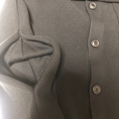 UNIQLOシャツカーディガン（ブラックL）の画像