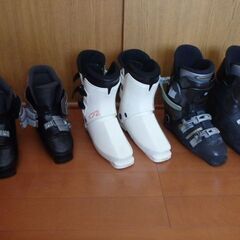 ★★ カービングスキーファミリーセット（2セット）＆スキー靴、ポール、ケース、靴バッグ付き ★★の画像