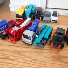 新品あり★トミカミニカー33台セット&トミカ街がひろがるつながる道路セットの画像