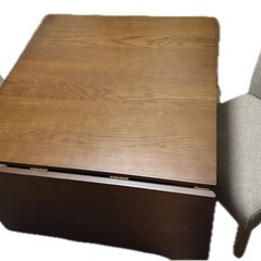 机と椅子セットの画像