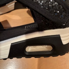 （美品）ブラックグリッター厚底サンダルの画像