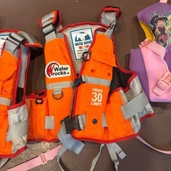 子供用ライフジャケットの画像
