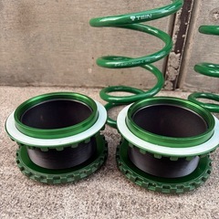 新品　TEIN 車高長、ダウンサス用　リアサスペンション　ダイハツ75系用の画像