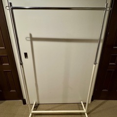 ハンガーラックの画像