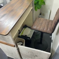 コンクリート調 受付カウンター／作業カウンター（収納付き）の画像