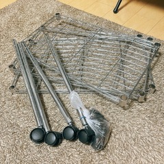 3段キャスター付きメタルラックの画像