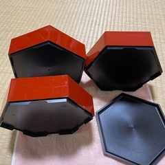 おせちが入っていた3段重箱の画像
