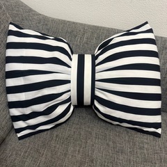 フランフラン  ボーダーリボンクッションの画像