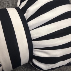 フランフラン  ボーダーリボンクッションの画像