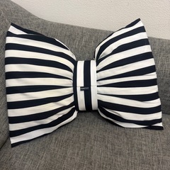 フランフラン  ボーダーリボンクッションの画像