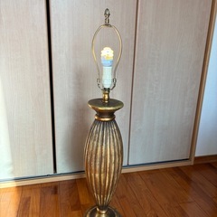 アンティークテーブルランプ(ゴールド)の画像