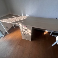 IKEAの人気デスク「LAGKAPTEN / ALEX（幅200cmタイプ）」の画像
