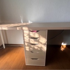 IKEAの人気デスク「LAGKAPTEN / ALEX（幅200cmタイプ）」の画像