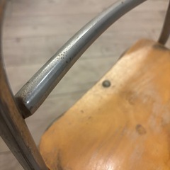 幼児用　学校の椅子の画像