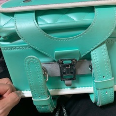 緑のランドセルの画像